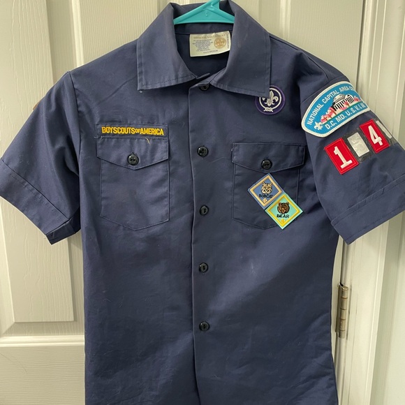 Boy Scouts Cub Scouts blue uniform top with patches - Picture 4 of 6